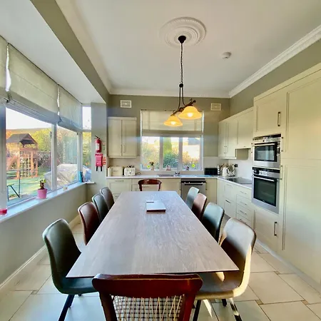 Grove At The Дом отдыха