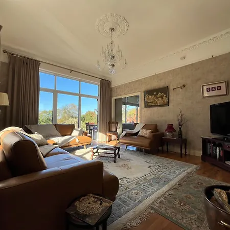 Grove At The Дом отдыха *