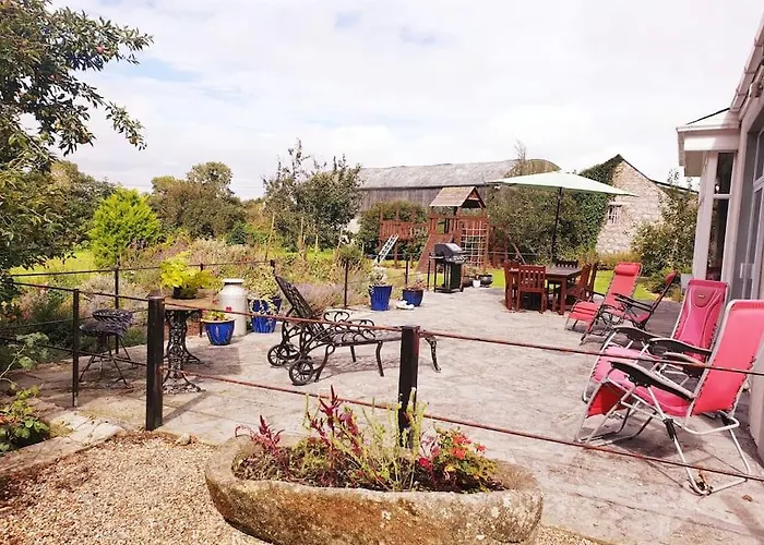 Grove At The Дом отдыха