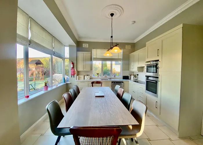 Grove At The Дом отдыха