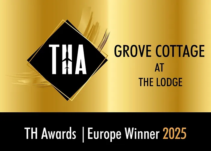 Grove At The Дом отдыха *